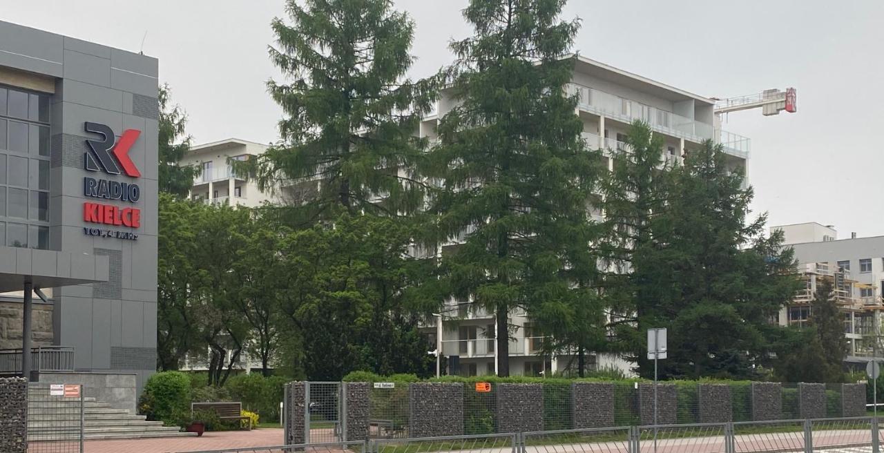 The Urban Jungle - Apartment Garaz Podziemny Κίελτσε Εξωτερικό φωτογραφία